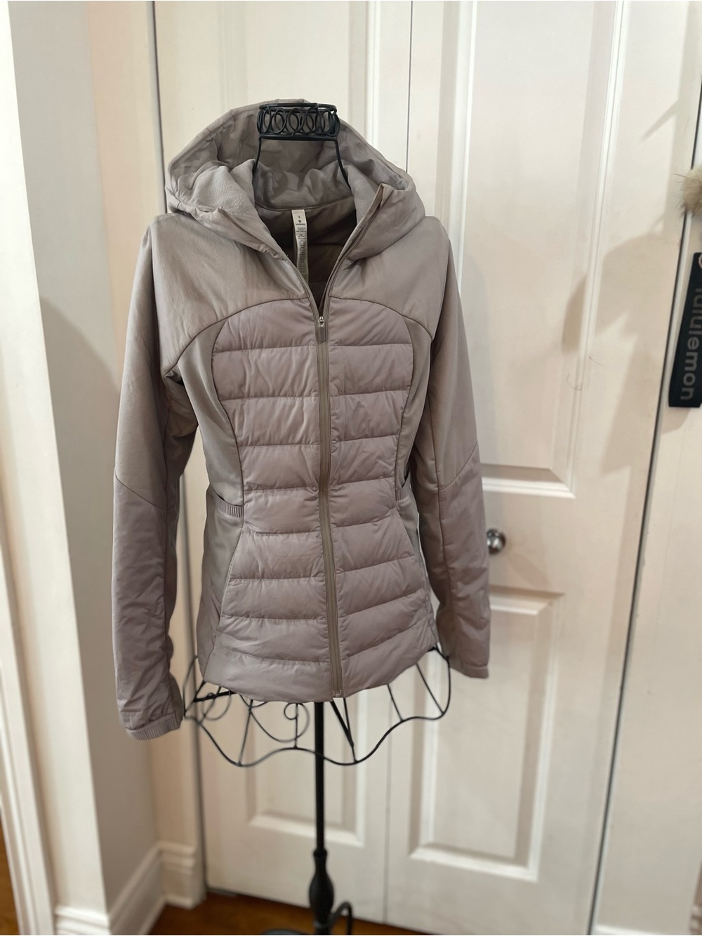 lululemon athletica Women's Quilted Hooded Puffer Jacket in Light Taupe